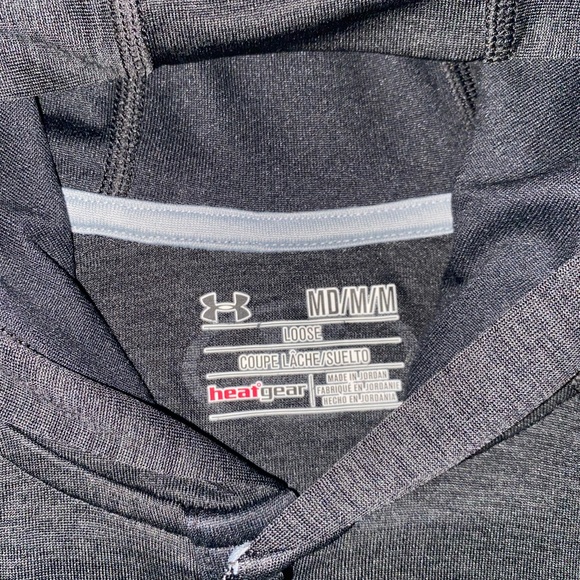 Size medium under Armour golf hoodie - Picture 6 of 6